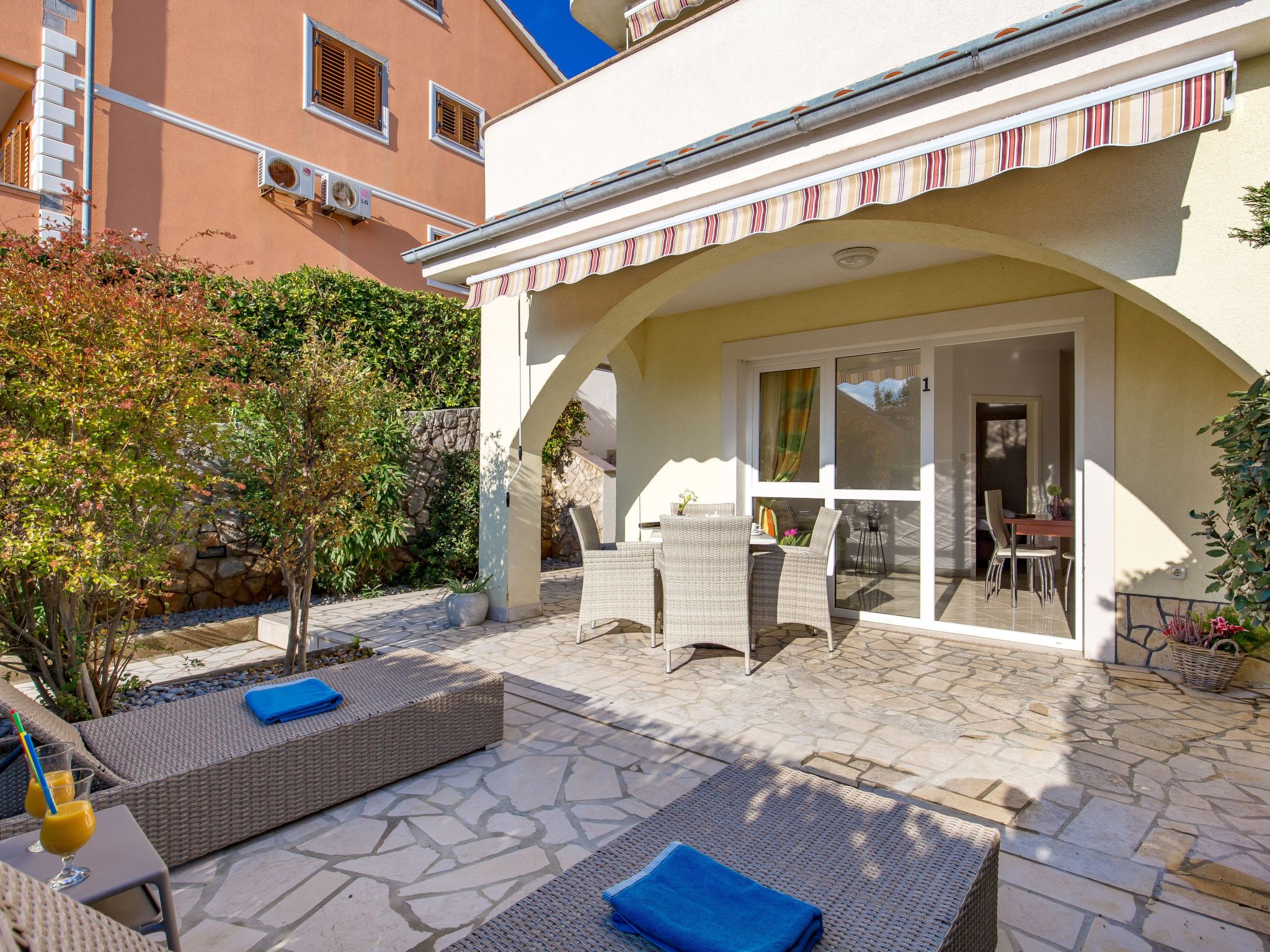 Moderne Wohnung im Erdgeschoss-Dedans