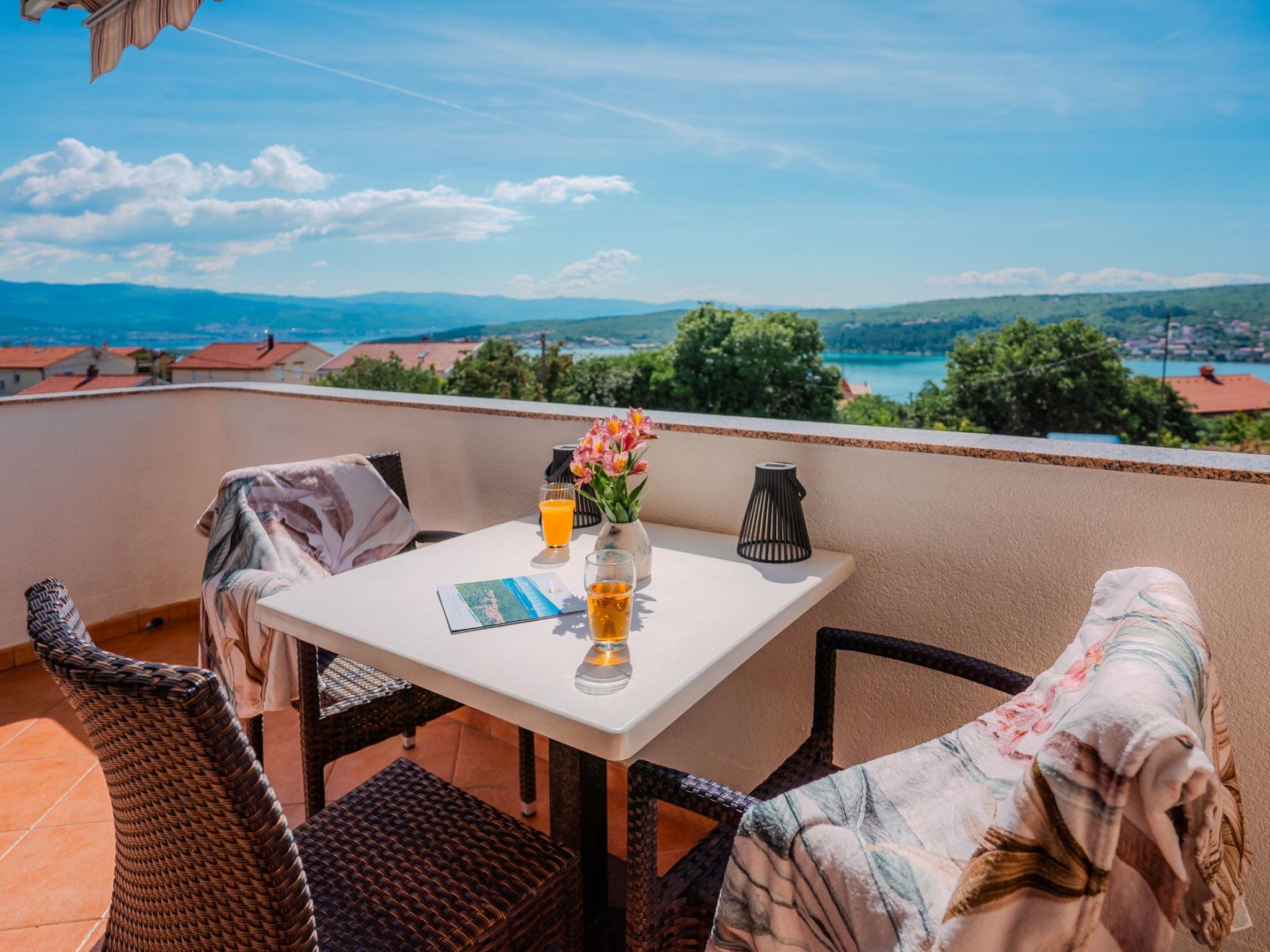 Wohnung Nr. 4 mit atemberaubendem Meerblick