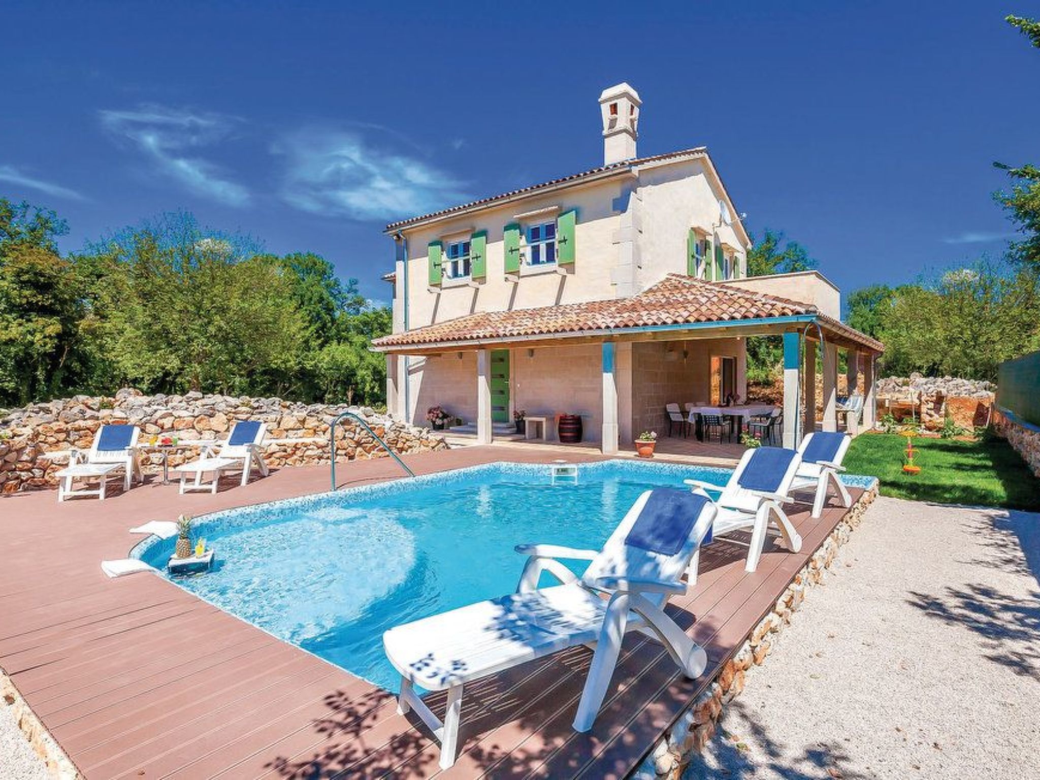 Geräumige, topmoderne Ferienvilla mit eigenem Pool