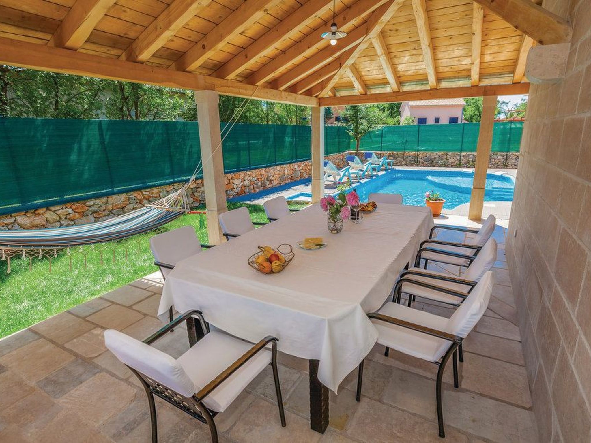 Geräumige, topmoderne Ferienvilla mit eigenem Pool