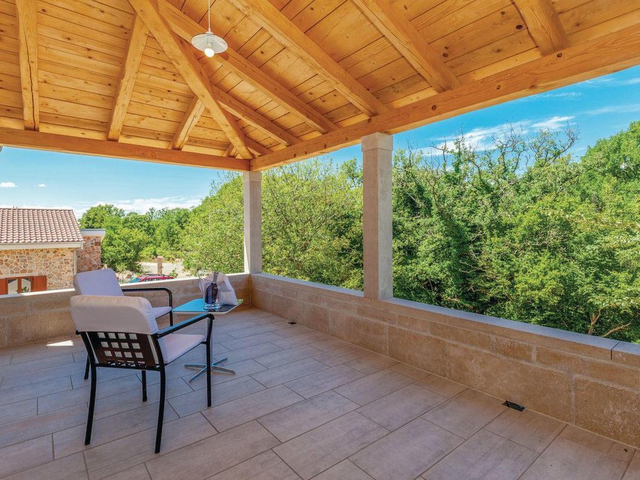 Geräumige, topmoderne Ferienvilla mit eigenem Pool-Buiten