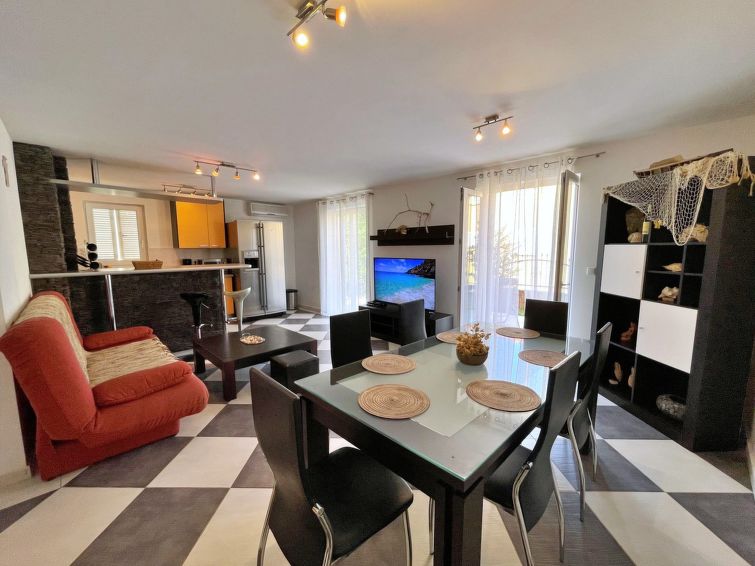 6-persoons appartement aan zee in het centrum van Čižići, Krk in Krk/Čižići