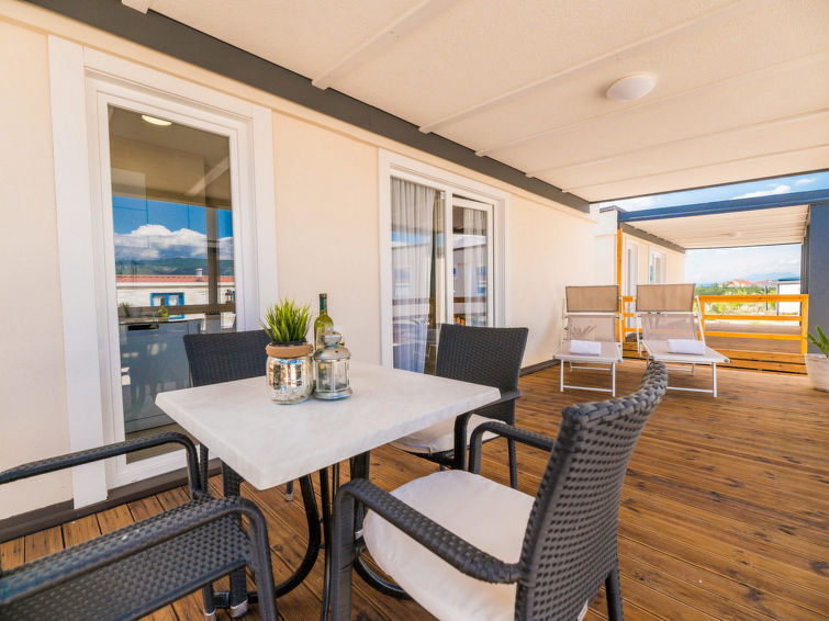 Search and Stay destination Šilo, Primorsko-goranska županija - Croatia from AU$ 185. Seaside mobile home