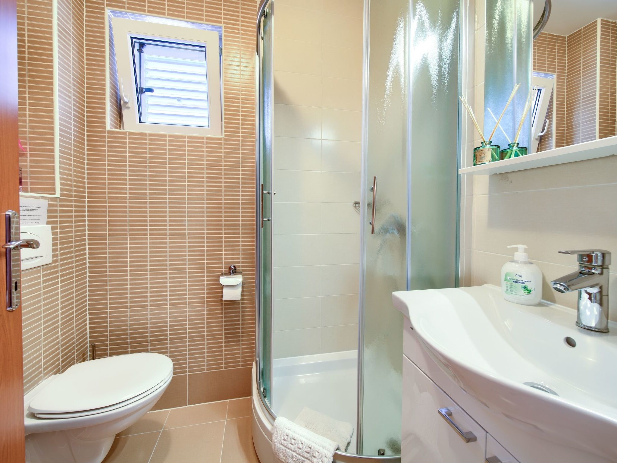 Studio-Apartment A6 im Erdgeschoss-Image-tags.info