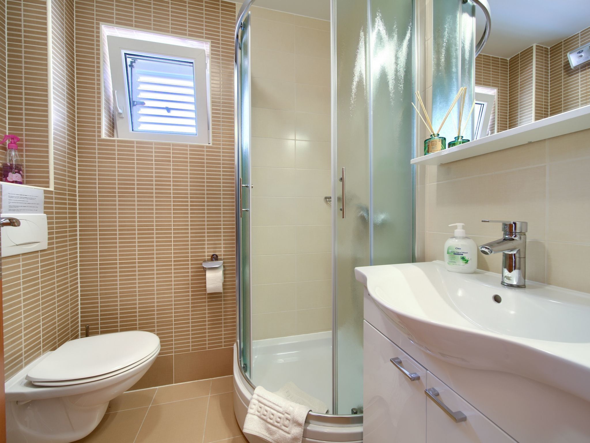 Studio-Apartment A4 im ersten Stock-Image-tags.info