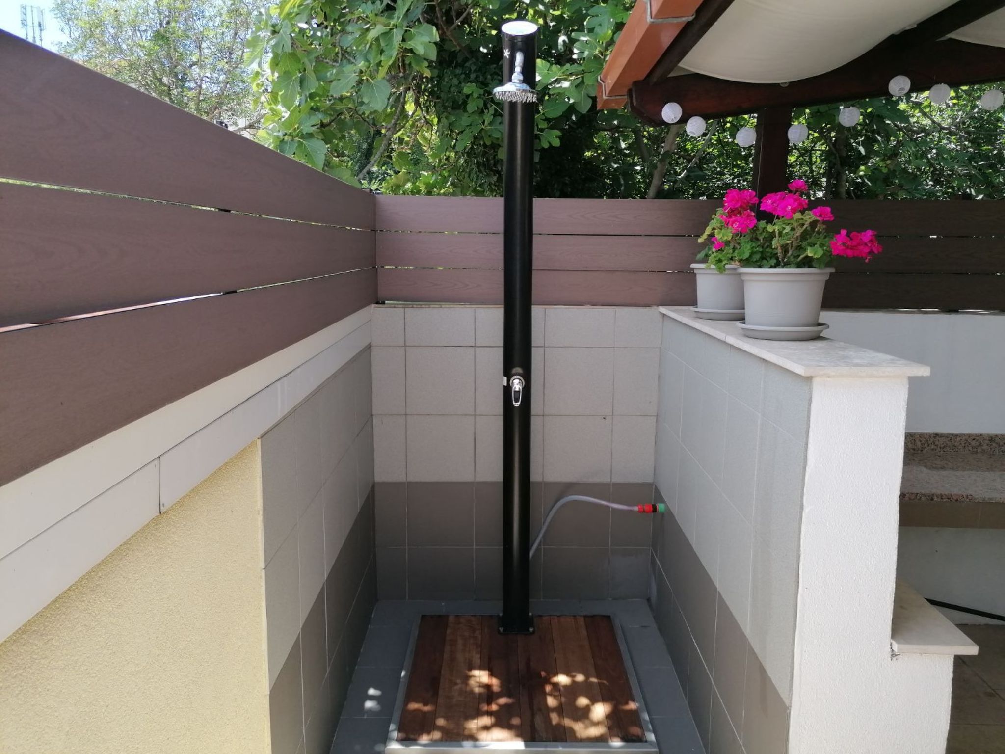 Strandnahes kleines Ferienhaus mit Terrasse-Image-tags.info