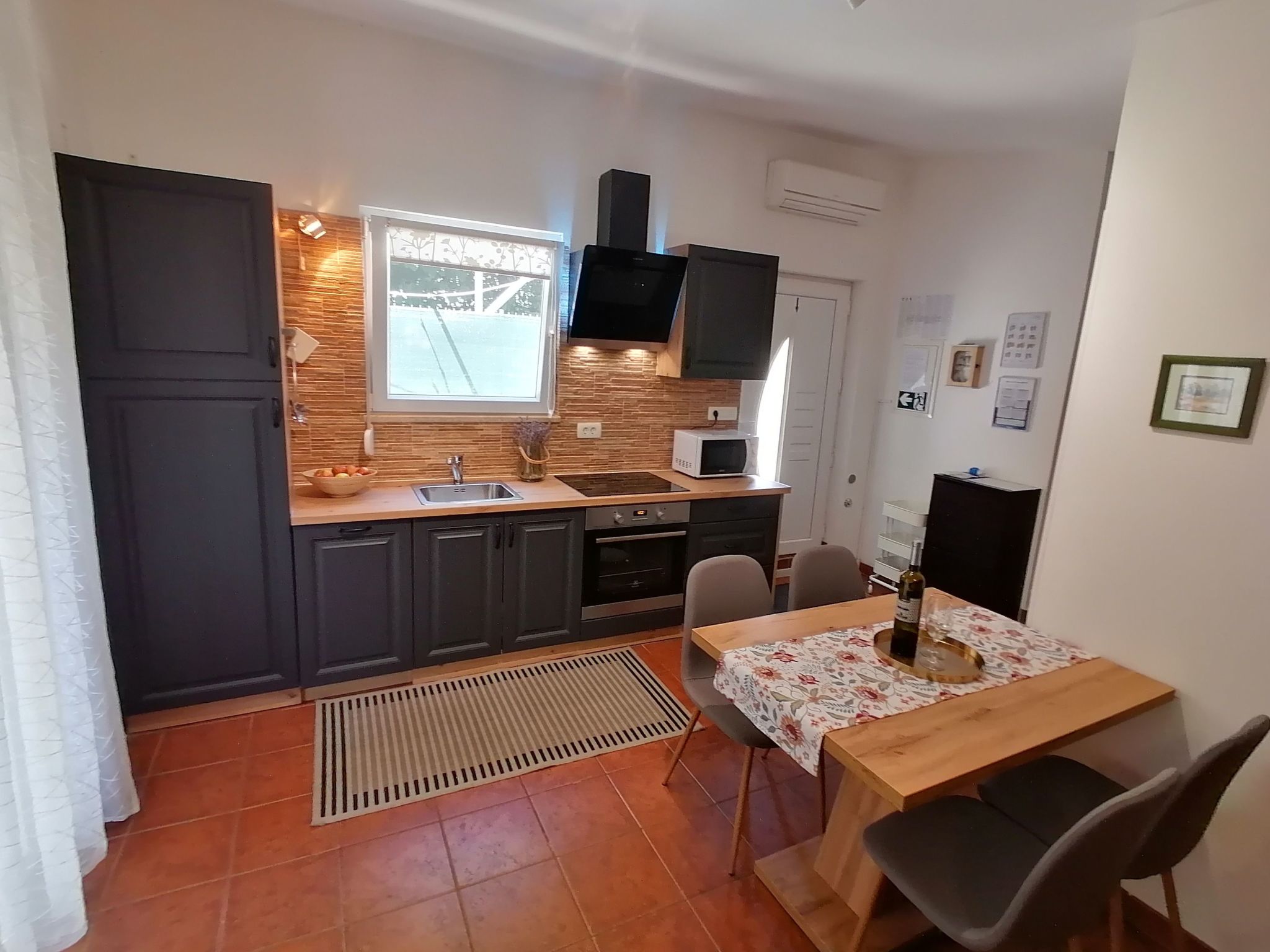 Strandnahes kleines Ferienhaus mit Terrasse-Image-tags.info