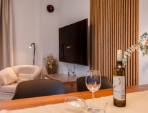 Appartement met gedeeld zwembad op 450m van zee in Šilo, Krk - thumbnail 1