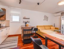 Appartement met gedeeld zwembad op 450m van zee in Šilo, Krk - thumbnail 6