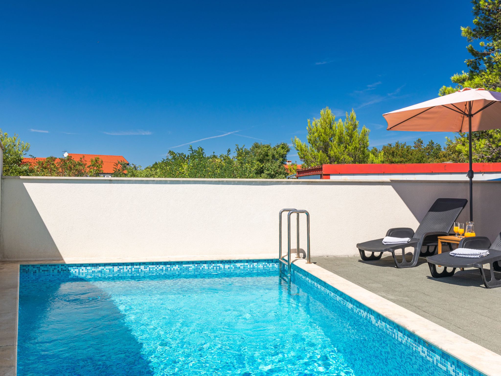 Wohnung mit Gemeinschaftspool-Image-tags.info