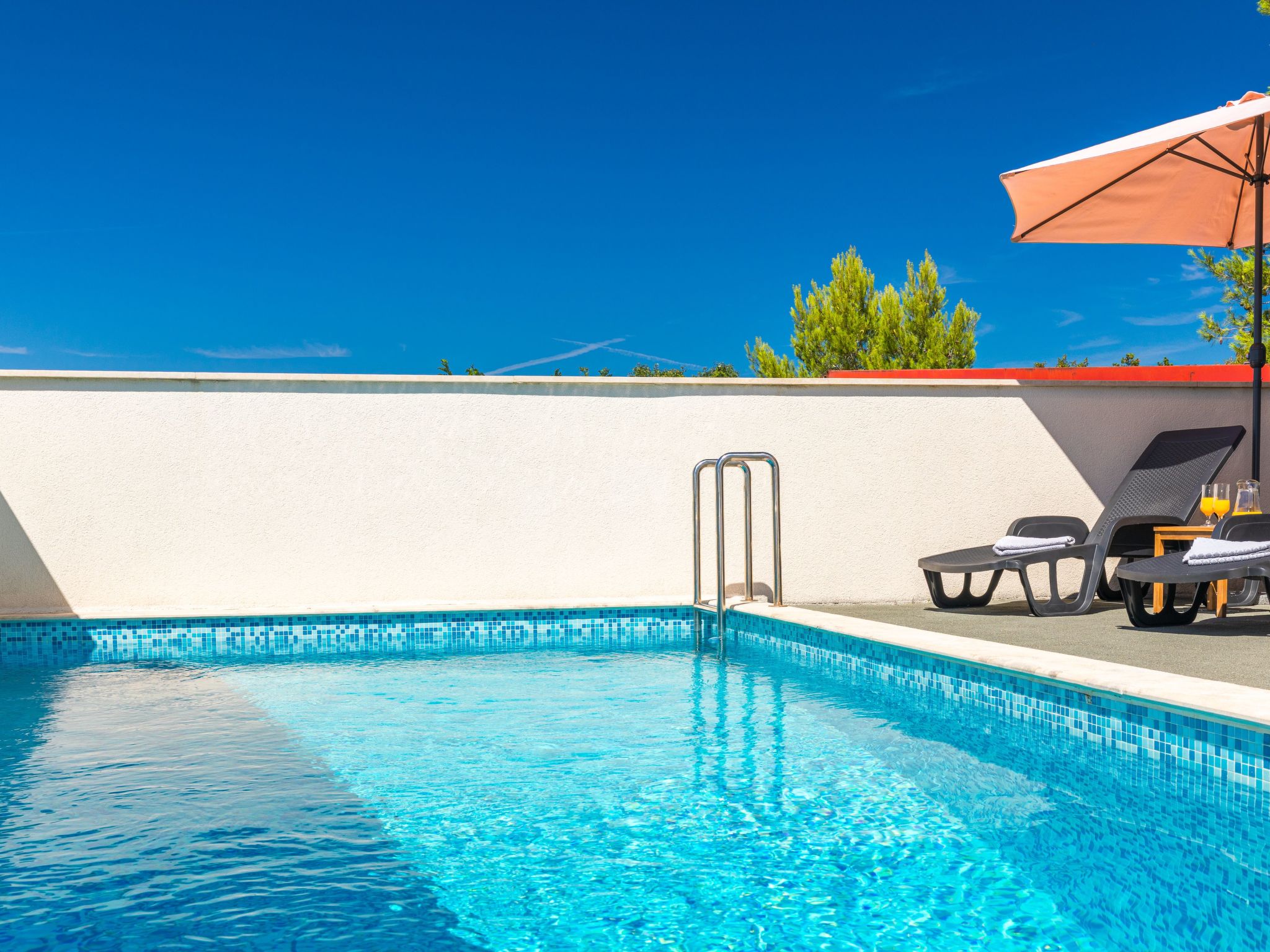 Wohnung mit Gemeinschaftspool-Image-tags.info