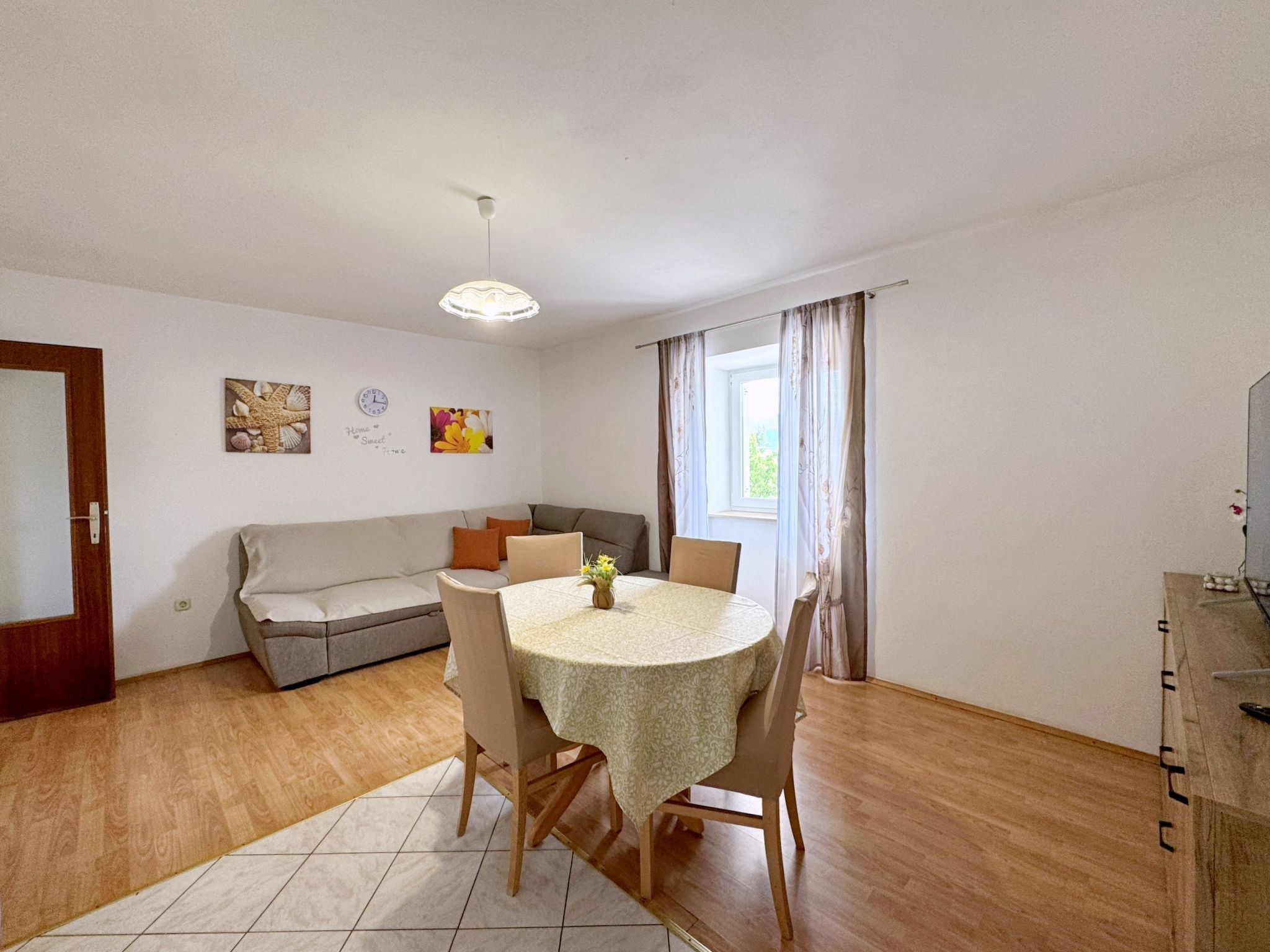 Apartment Car-Drinnen