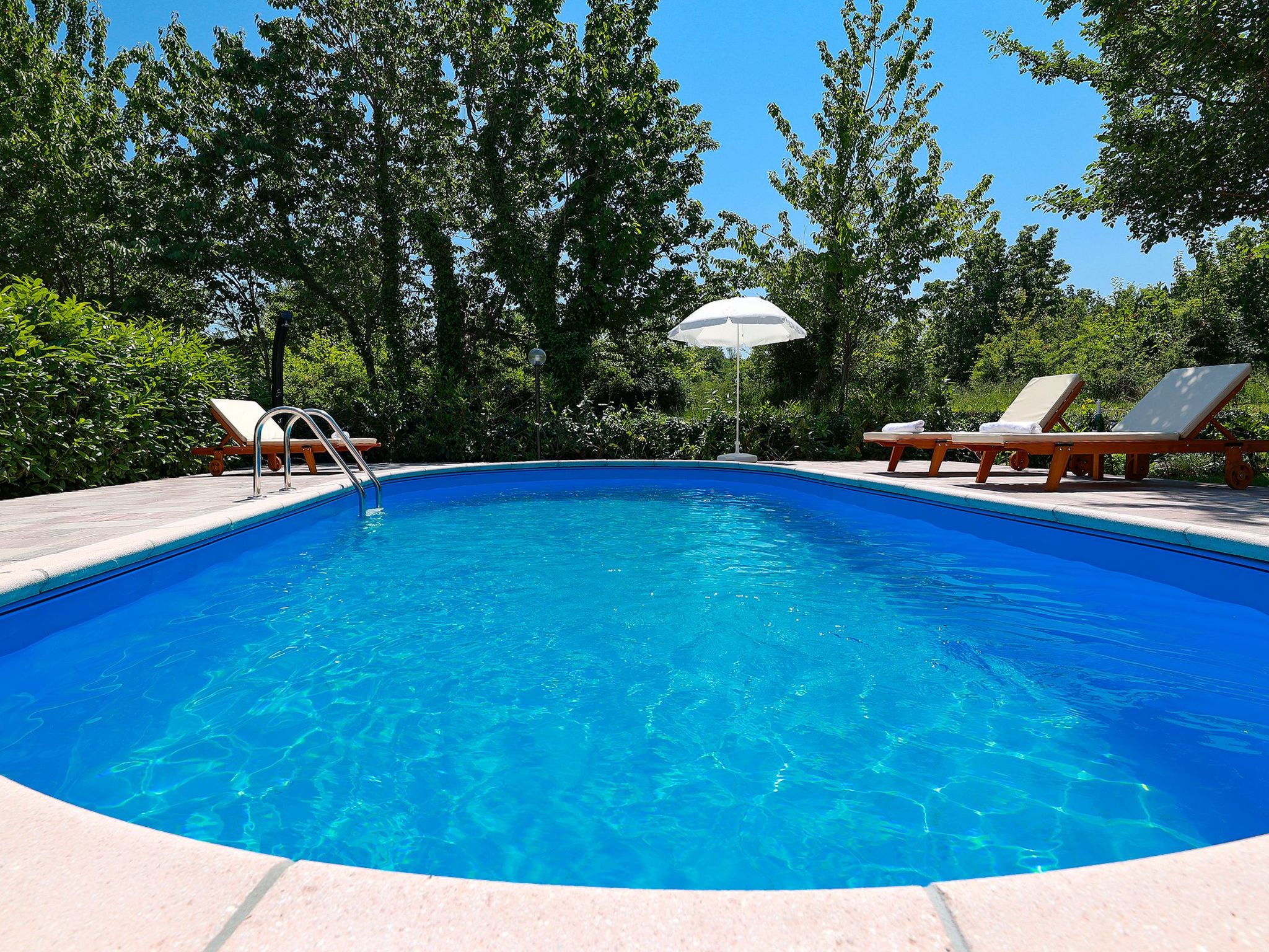 Wohnung in Šilo mit privatem Parkplatz-Draußen