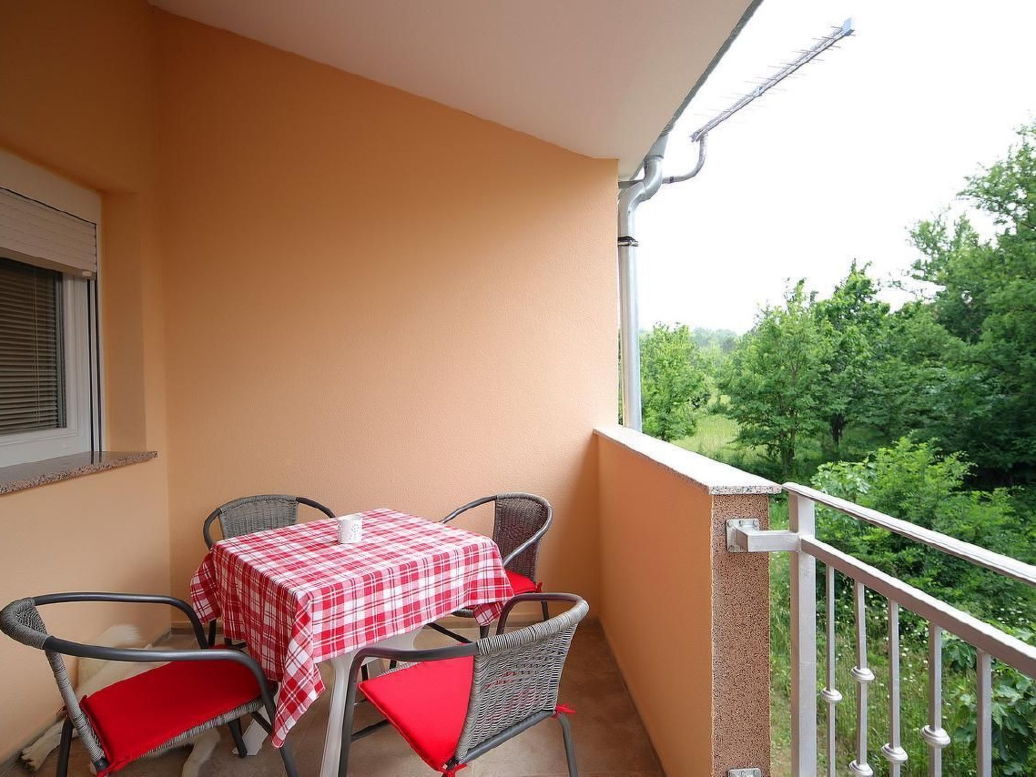 Wohnung in Šilo mit privatem Parkplatz-Draußen