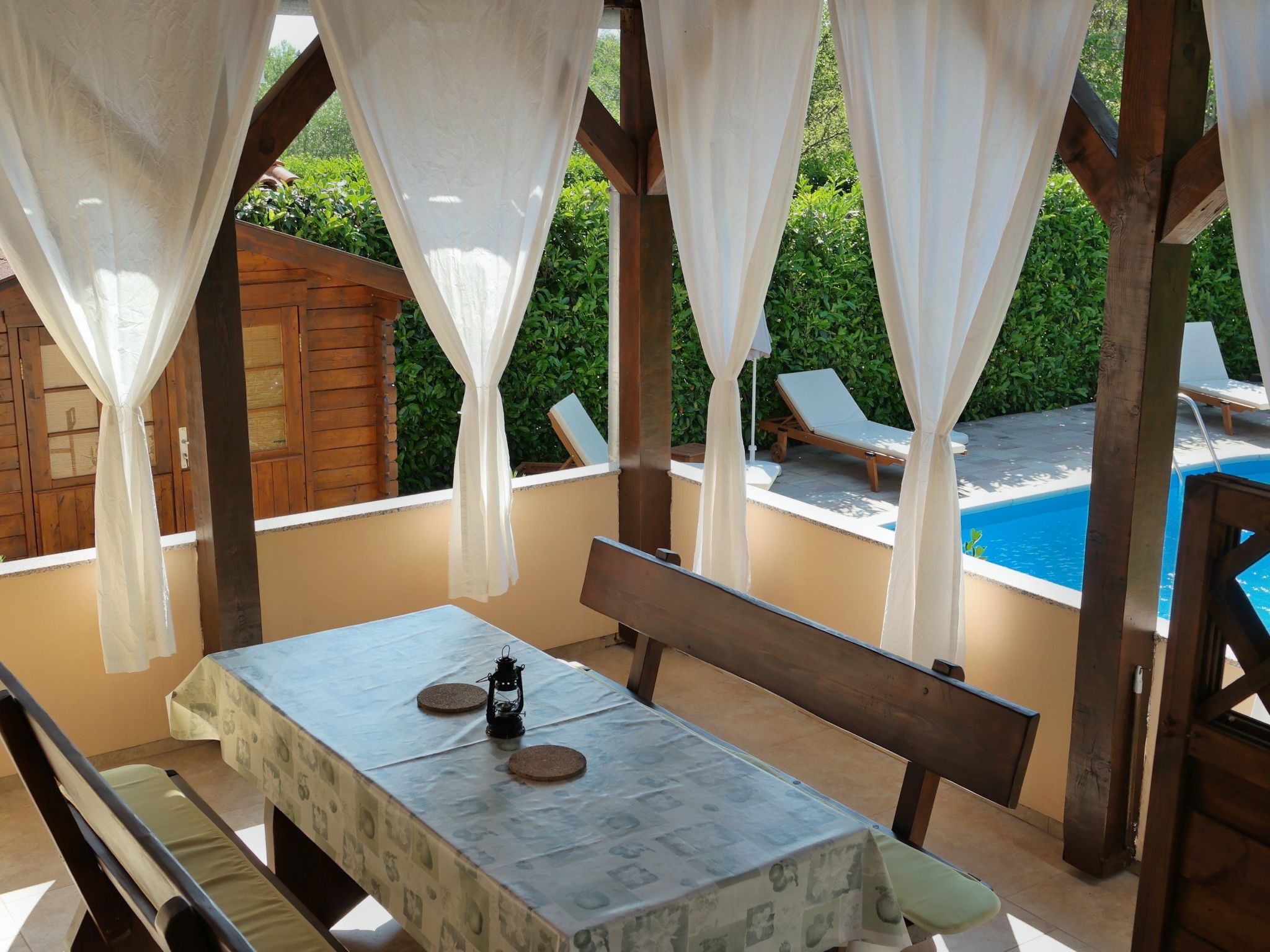 Photo of in Šilo mit Gemeinschaftspool