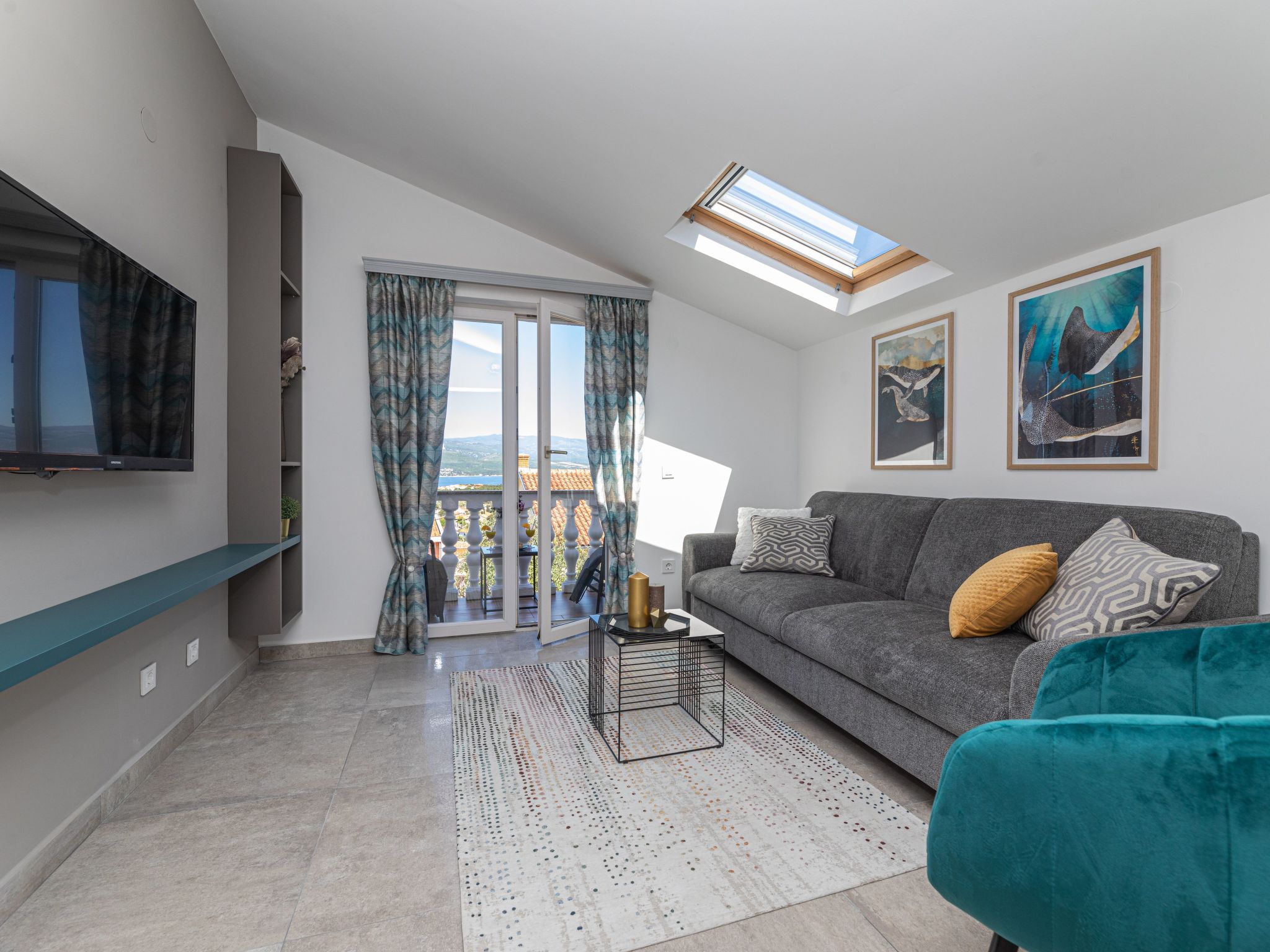 App mit Meerblick und Pool für 2-4 Personen-Inside