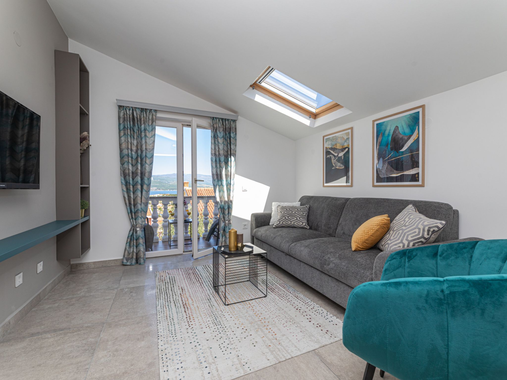 App mit Meerblick und Pool für 2-4 Personen-Inside