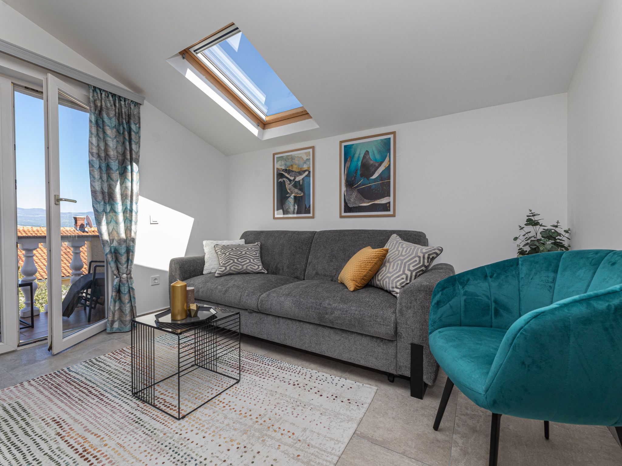 App mit Meerblick und Pool für 2-4 Personen-Inside