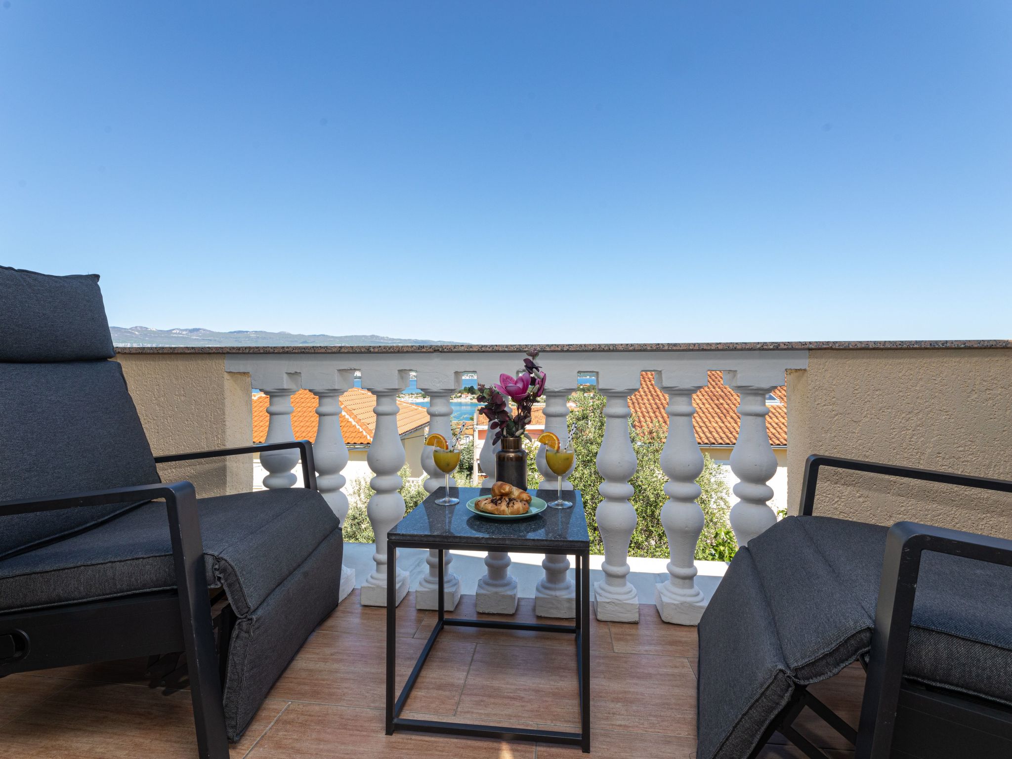 App mit Meerblick und Pool für 2-4 Personen-Inside