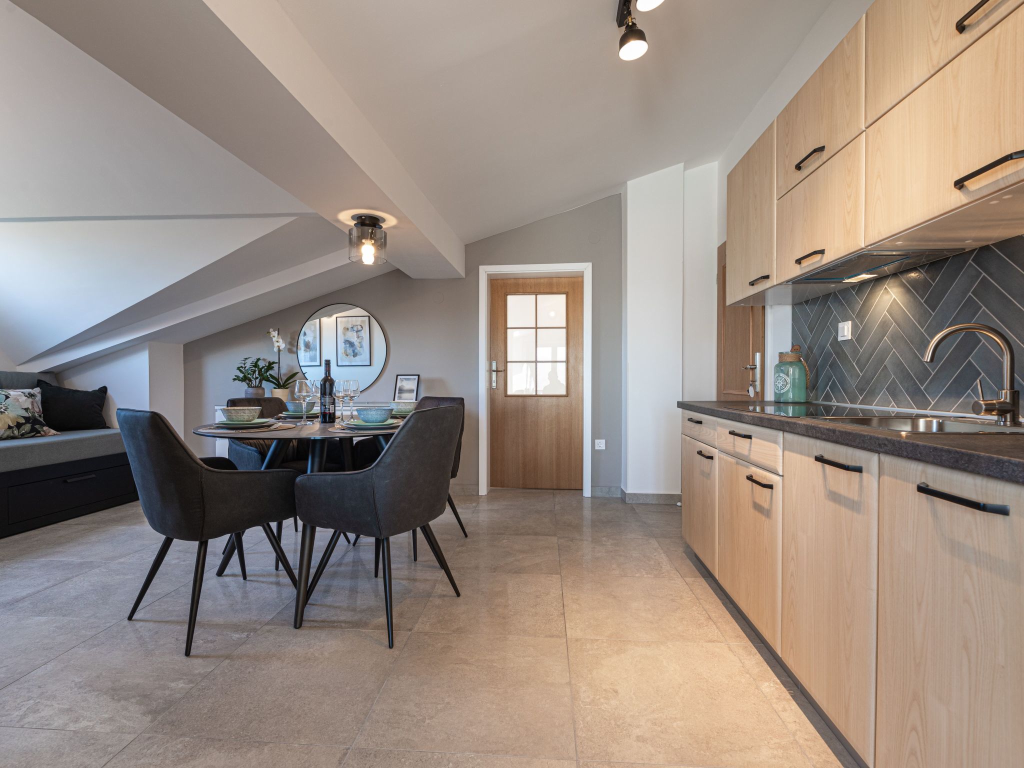 App mit Meerblick und Pool für 2-4 Personen-Inside