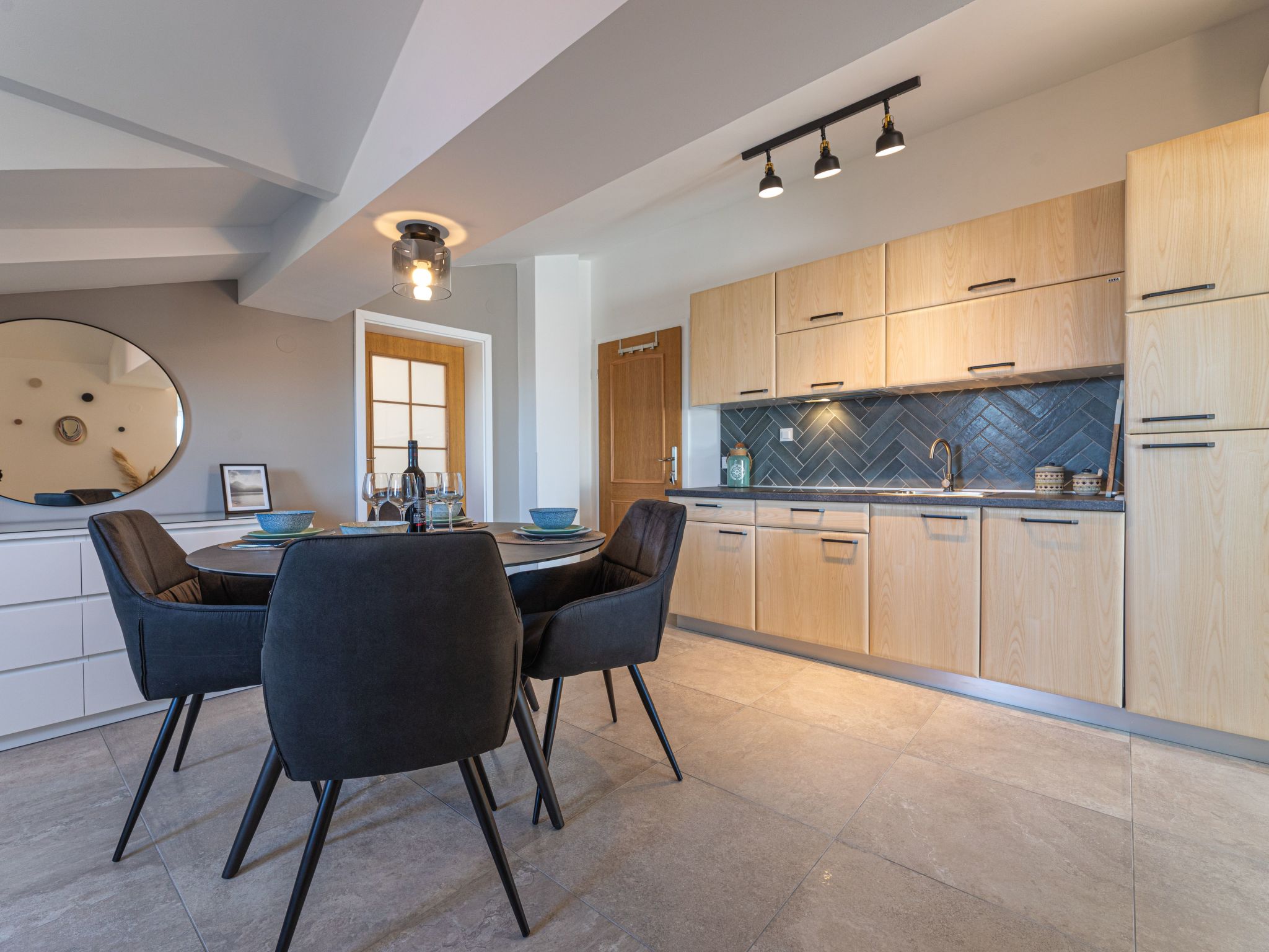 App mit Meerblick und Pool für 2-4 Personen-Inside