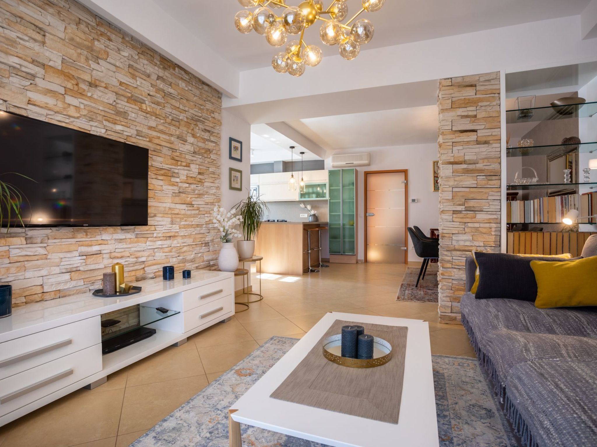 Ruhige Ferienwohnung Tina 8-Dedans