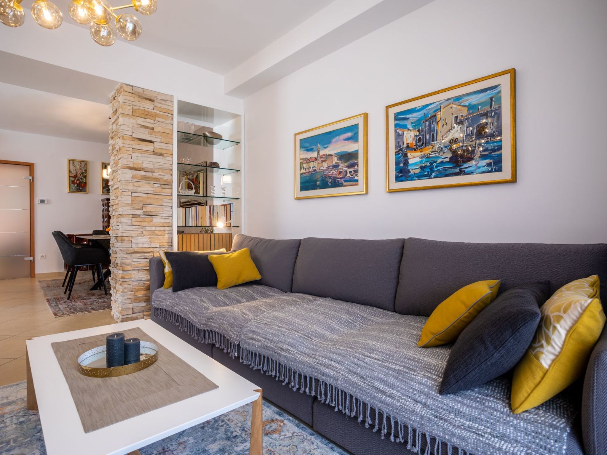 Ruhige Ferienwohnung Tina 8-Dedans