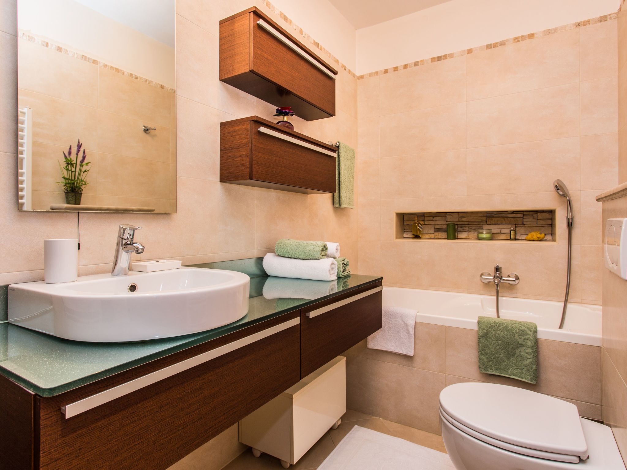 Ruhige Ferienwohnung Tina 8-Dedans