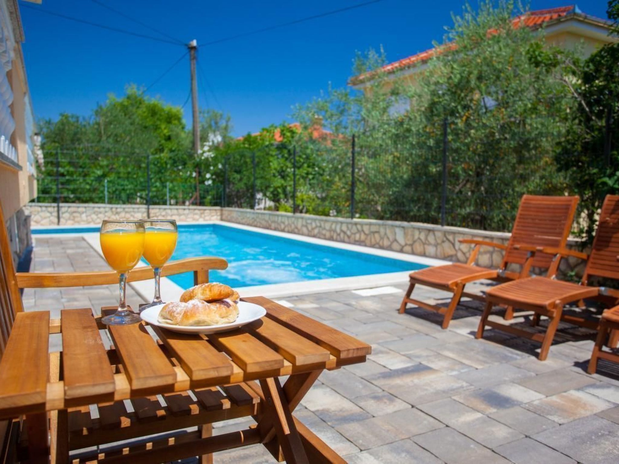 Ruhige Ferienwohnung Tina 8-Dedans