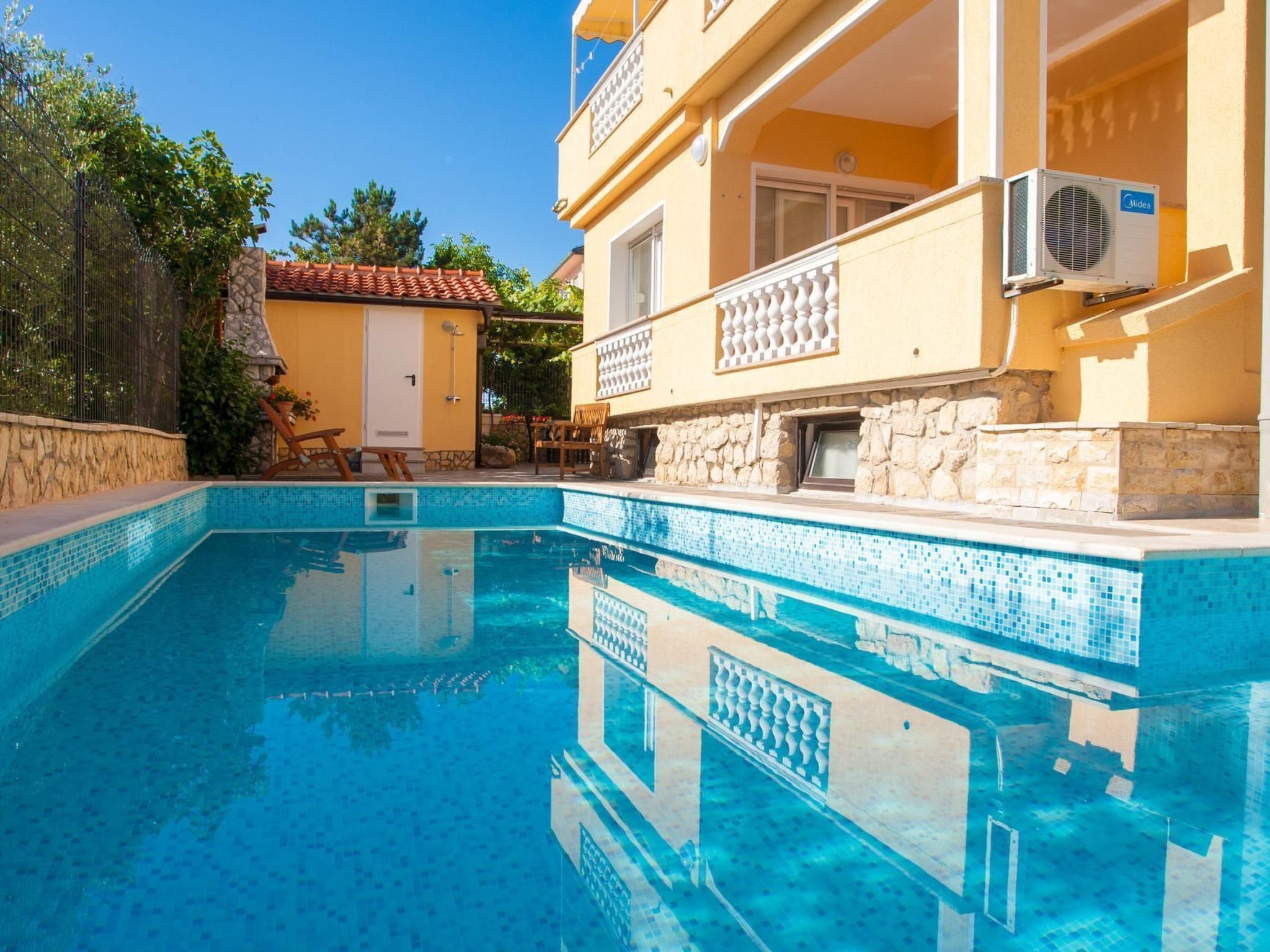 Ruhige Ferienwohnung Tina 8-Dedans