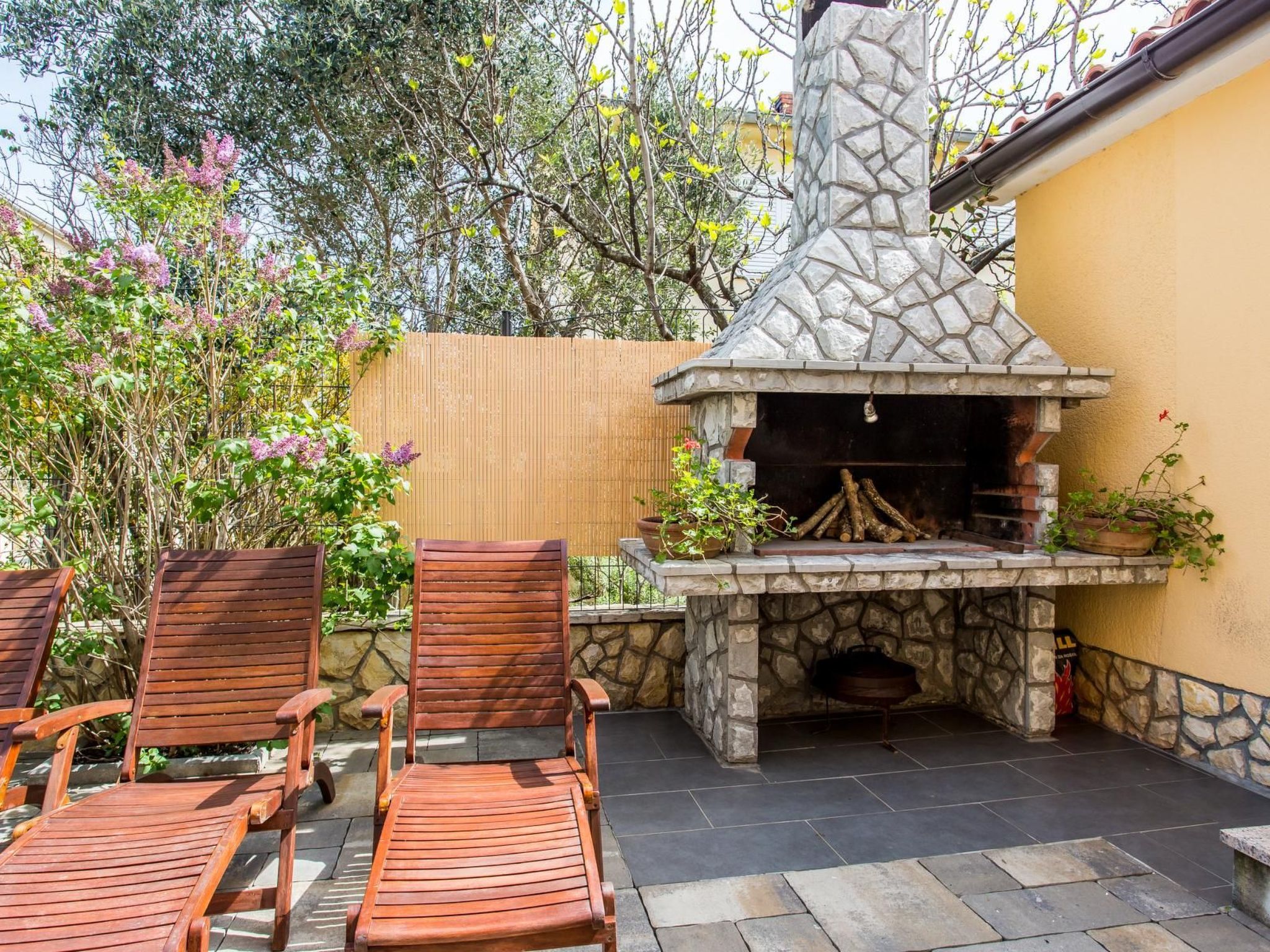 Ruhige Ferienwohnung Tina 8-Dedans