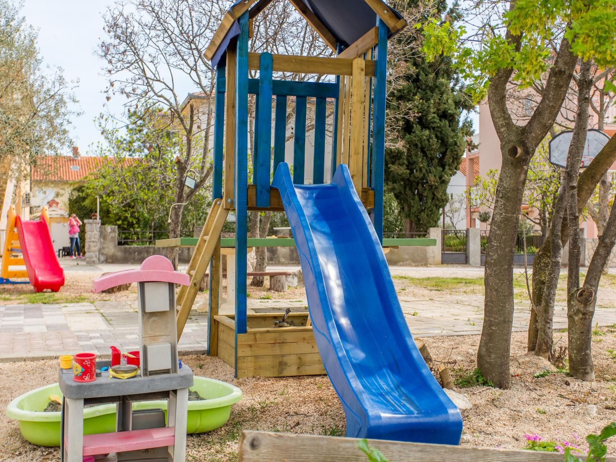 Ruhige Ferienwohnung Tina 8-Dedans