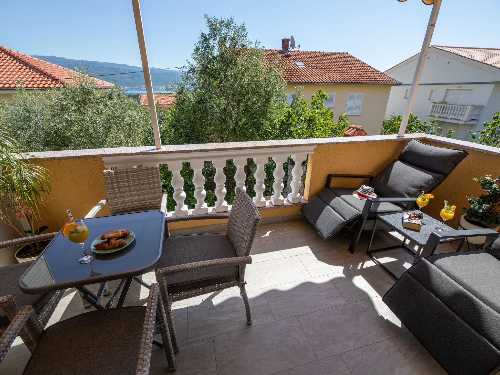 Ruhige Ferienwohnung Tina 8-Dedans