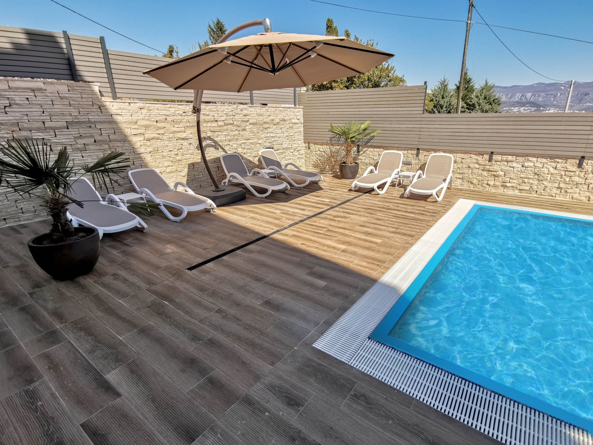 Für 5 Personen ca. 68 m&sup2; in Šilo, Adriaküste Kroatien (Kroatische Inseln)-Binnen