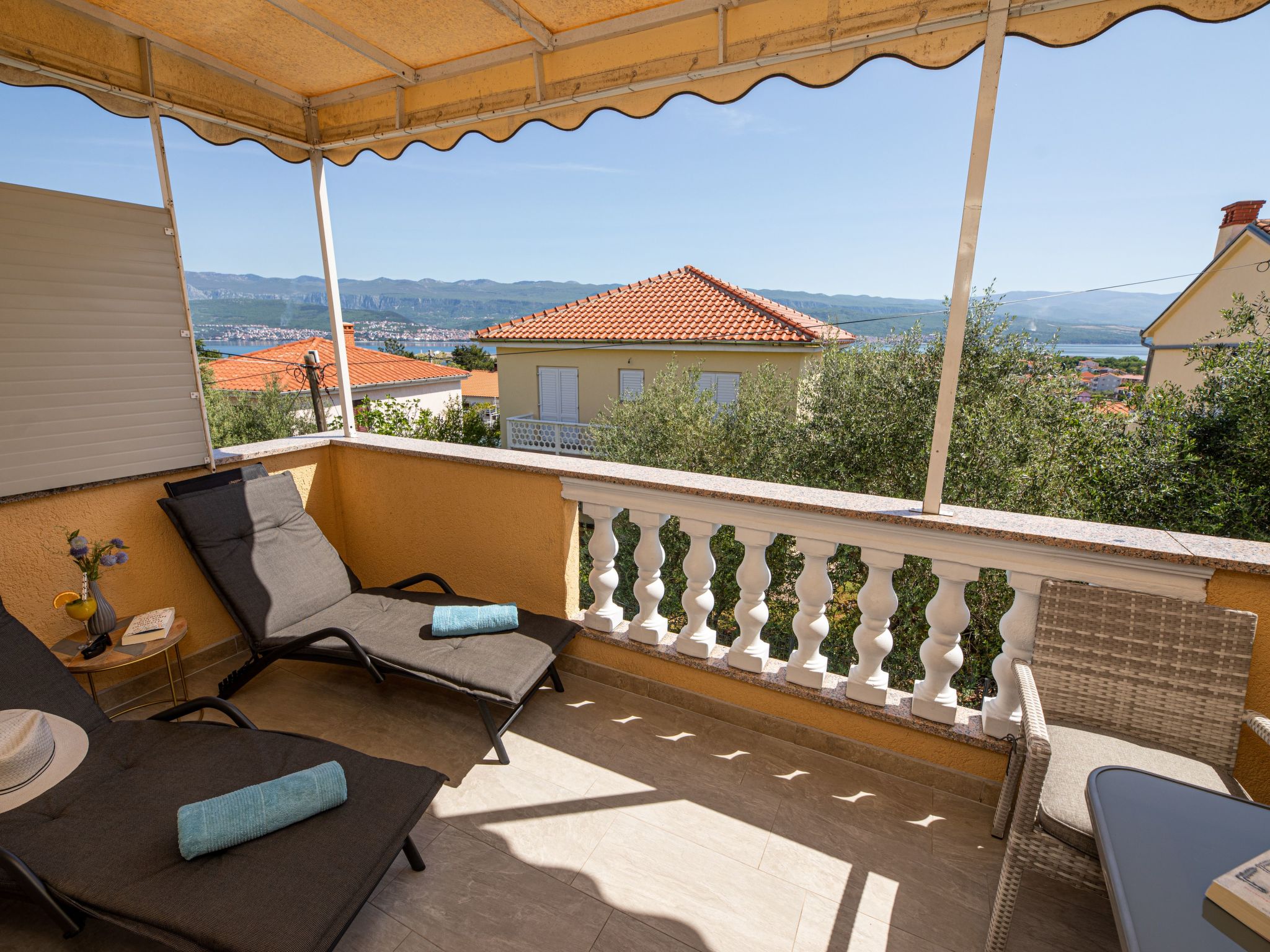 Für 2 Personen  + 1 Kind ca. 40 m&sup2; in Šilo, Adriaküste Kroatien (Kroatisch-Inside