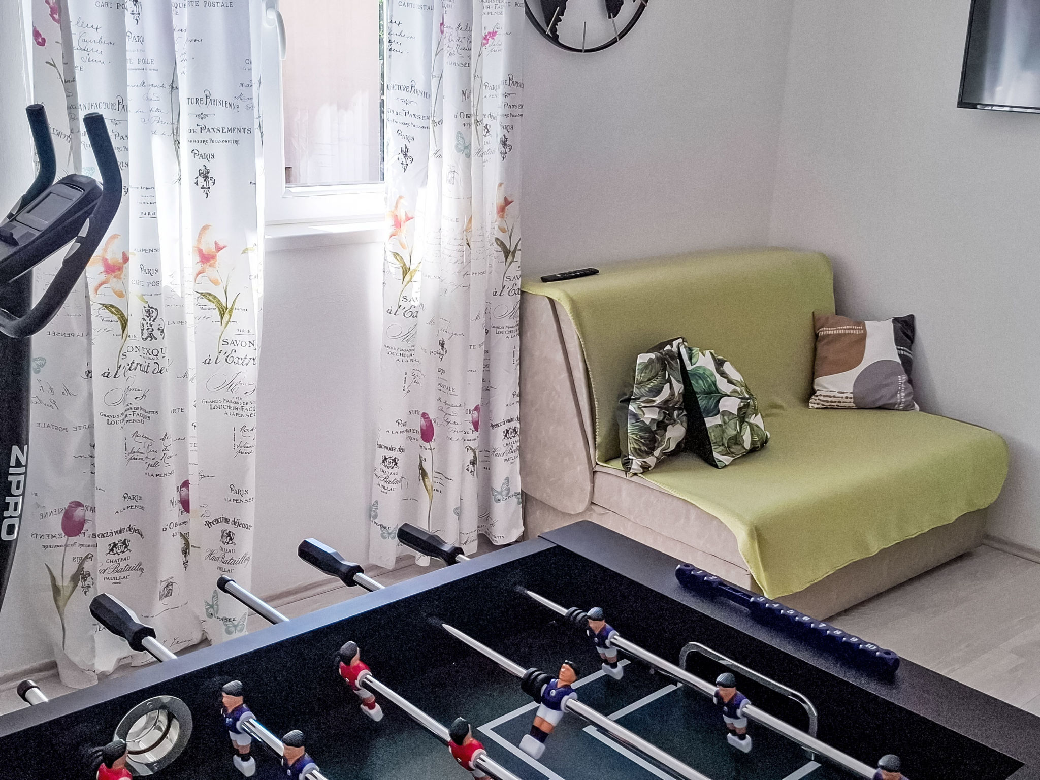 In Šilo mit Privatem Pool - Drinnen