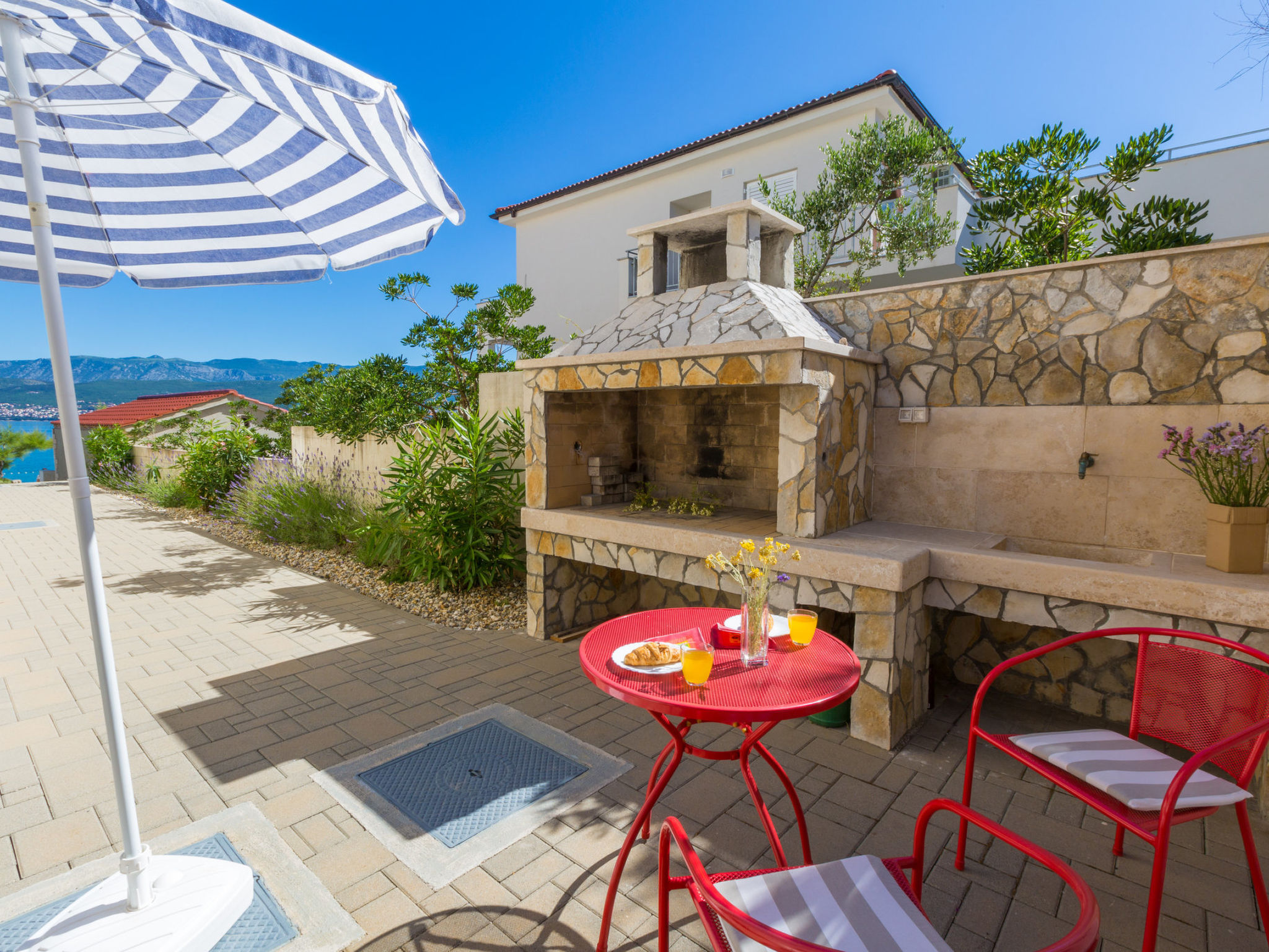 Photo of DAKOVIC TIHANA 2 / HR-07024-02