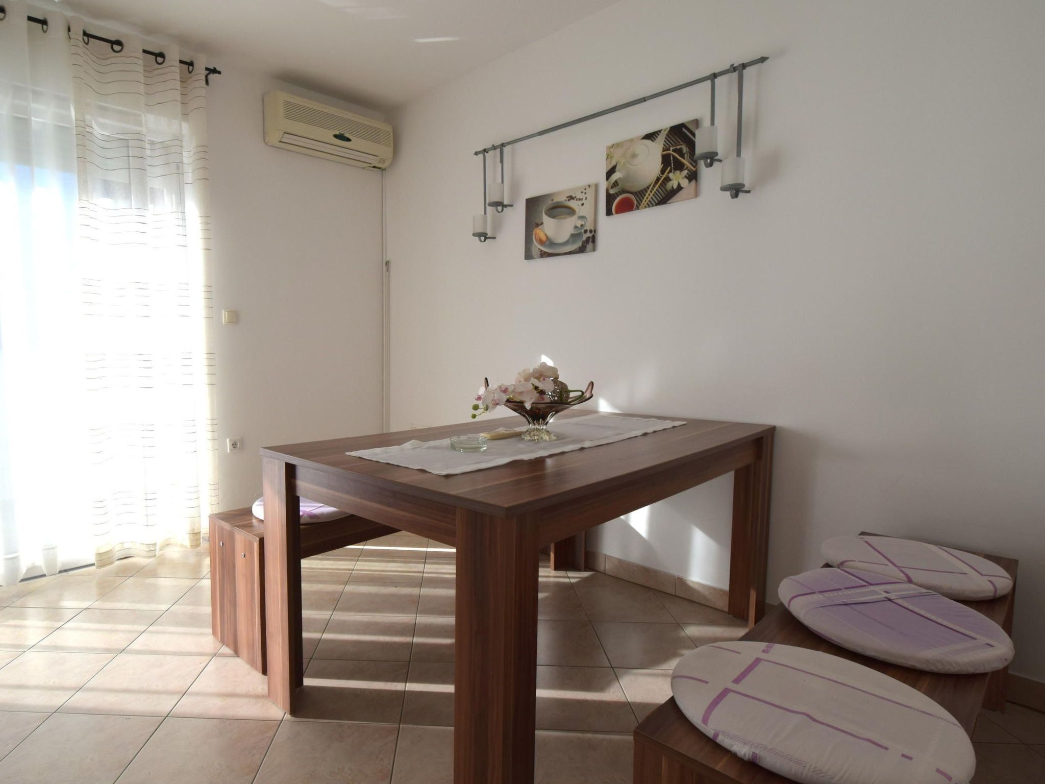 Mikec 2-Image-tags.info