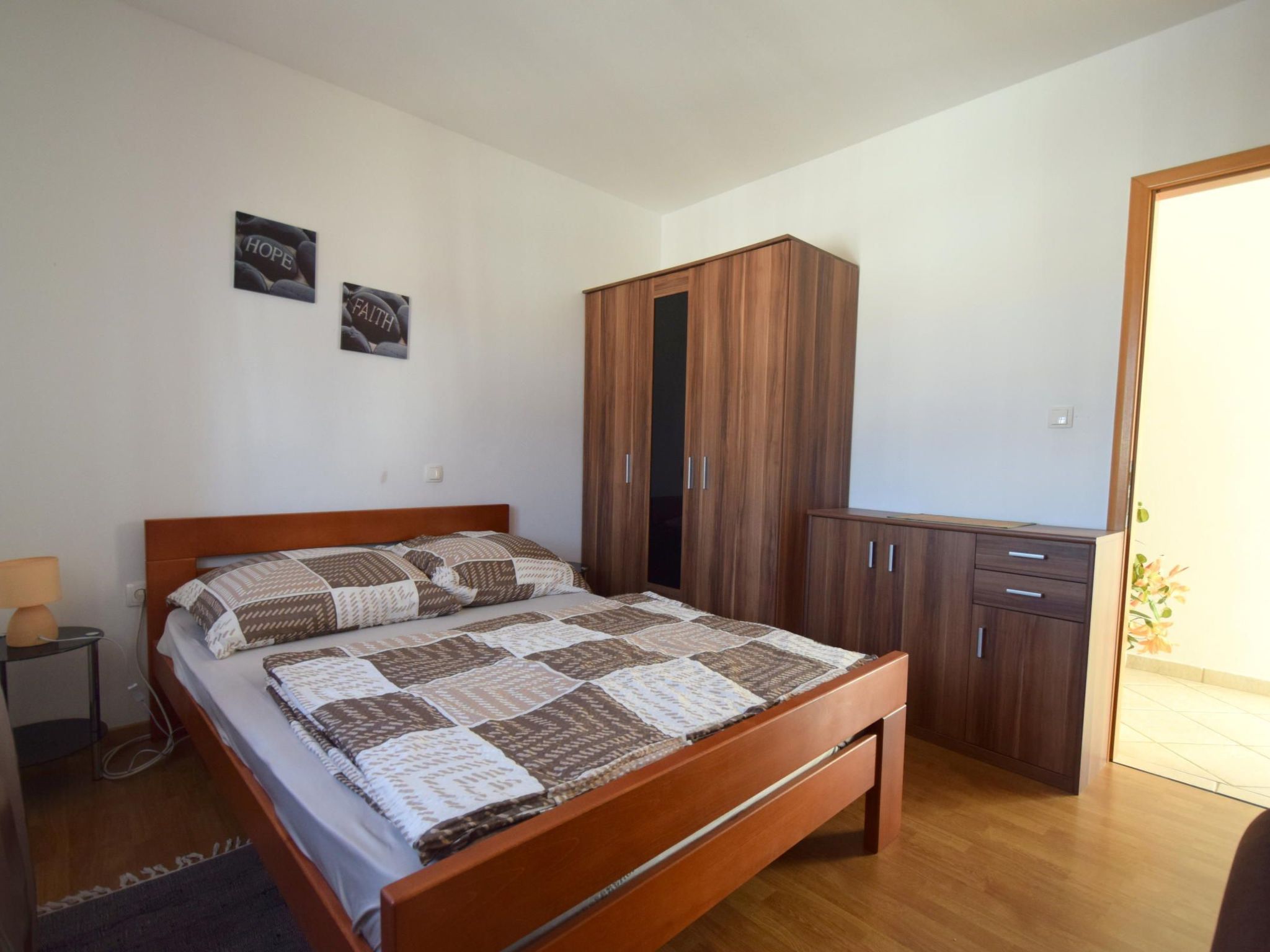 Mikec 2-Image-tags.info