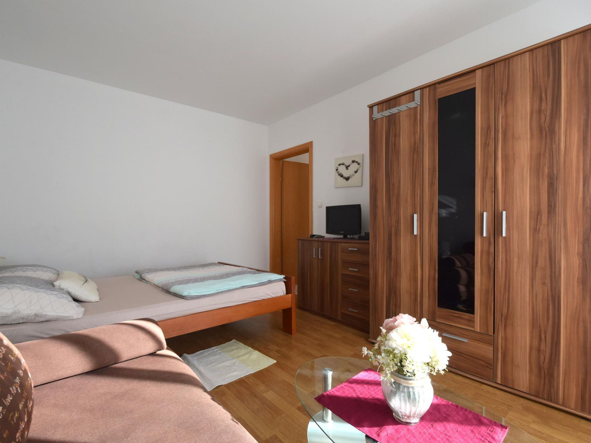 Mikec 2-Image-tags.info