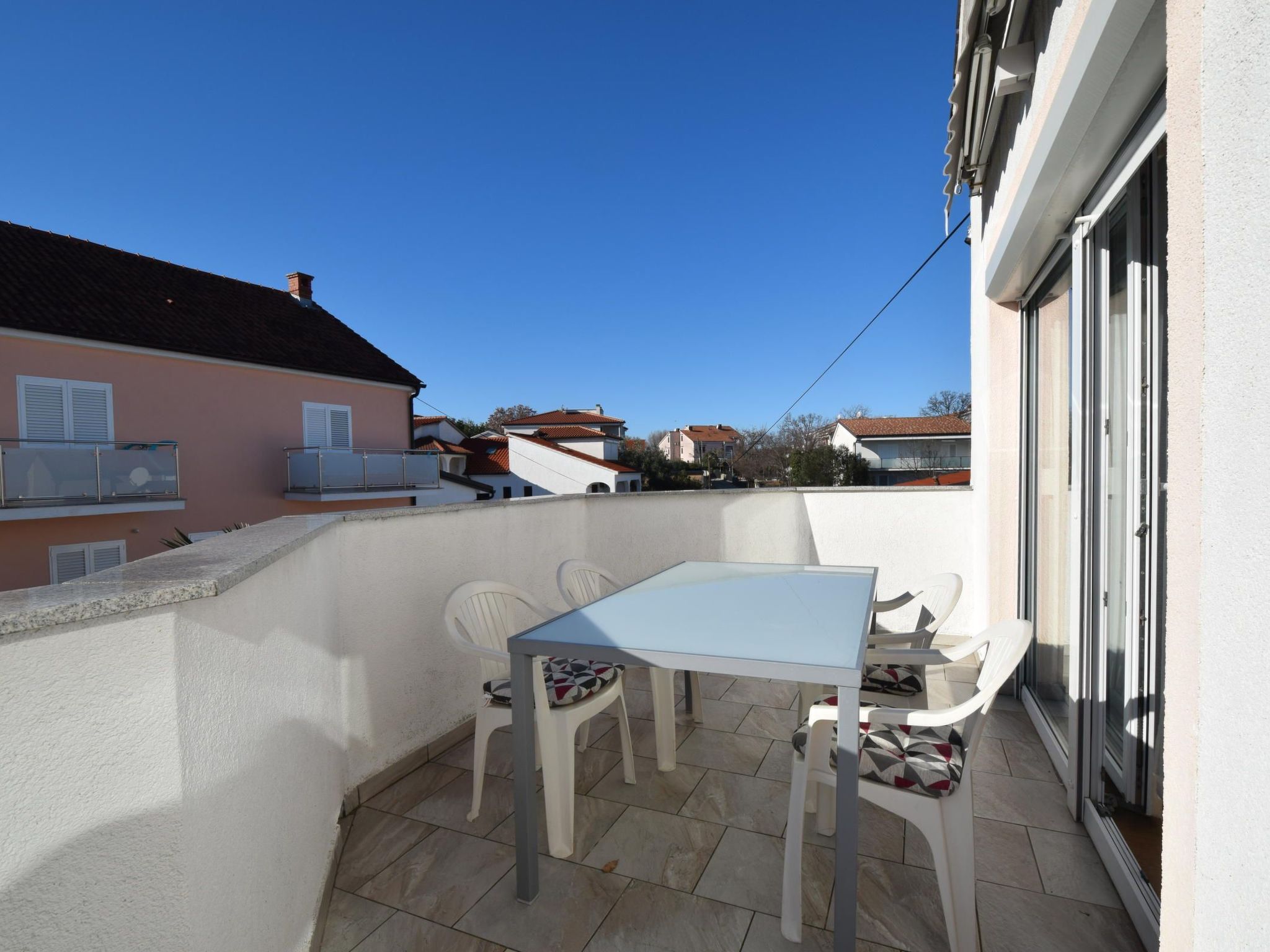 Mikec 2-Image-tags.info