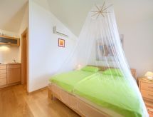 Vrijstaand studio-appartement aan zee in Milohnići, Krk - thumbnail 5