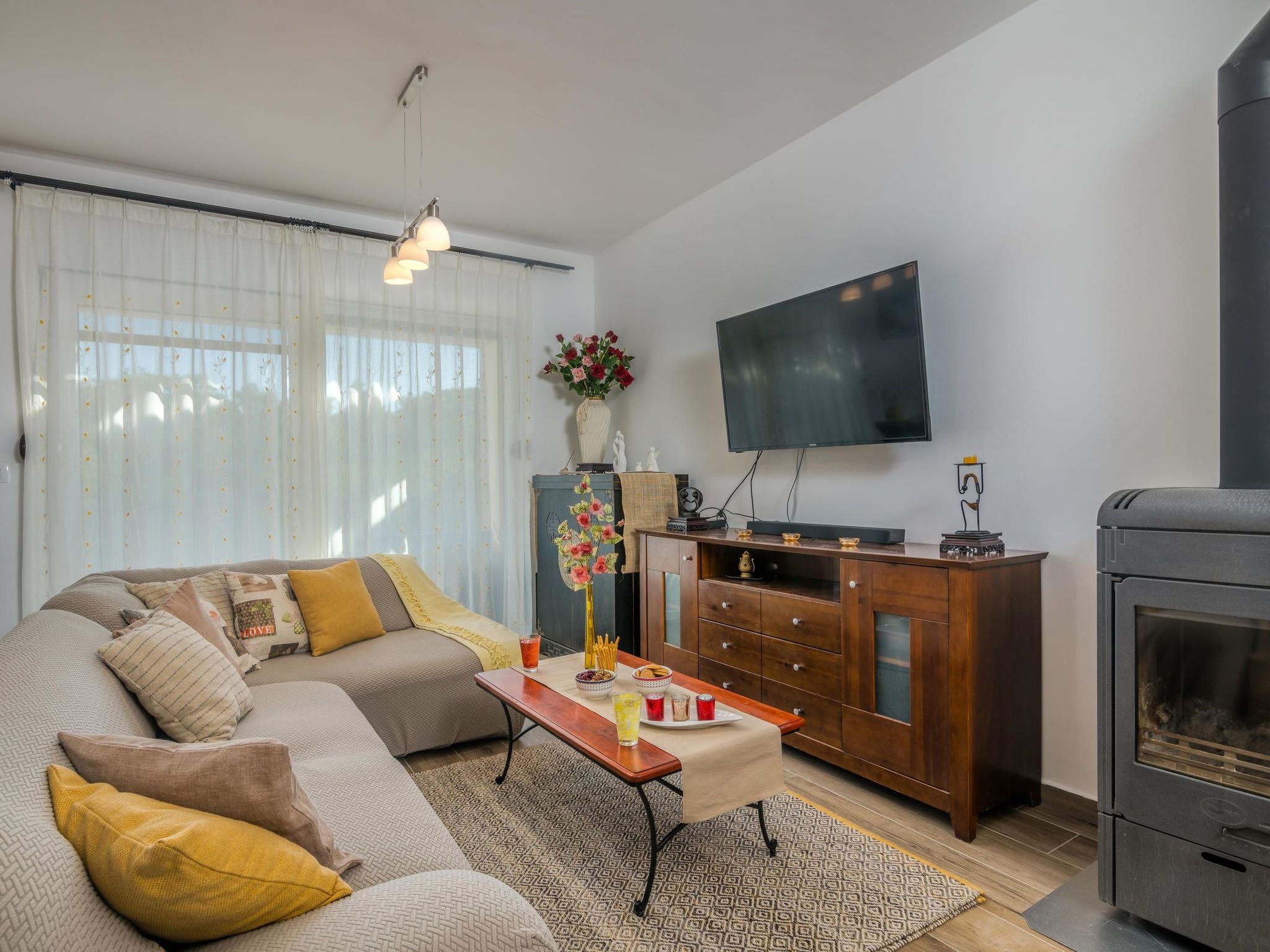 Villa Josie-Image-tags.info