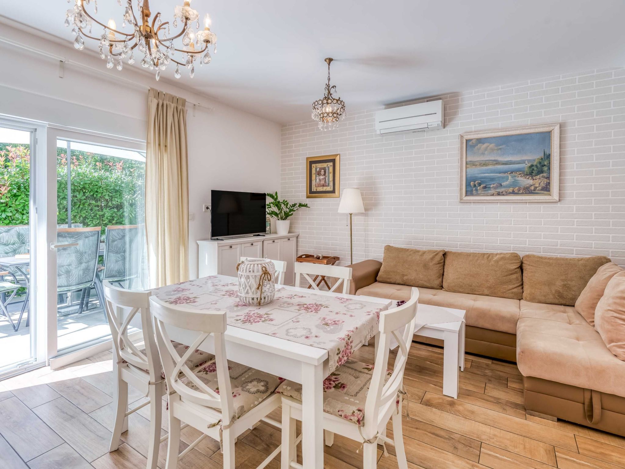 "Andrea" mit Whirlpool-Image-tags.info