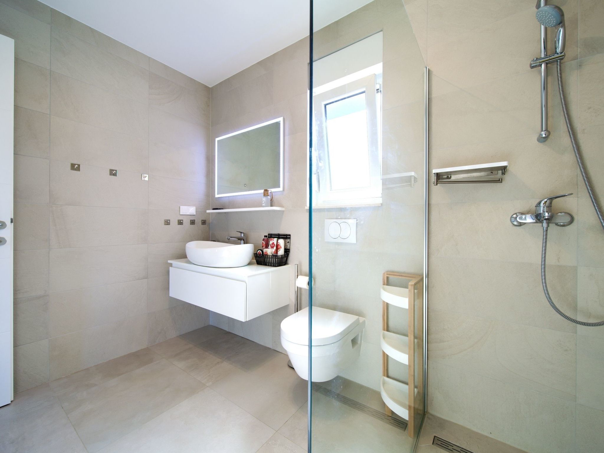 Wohnung mit privatem Balkon-Image-tags.info