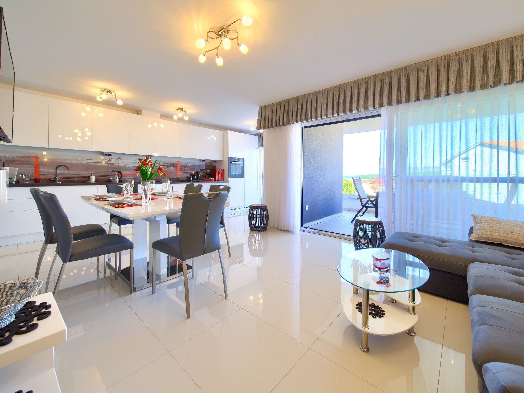 Wohnung mit privatem Balkon-Image-tags.info