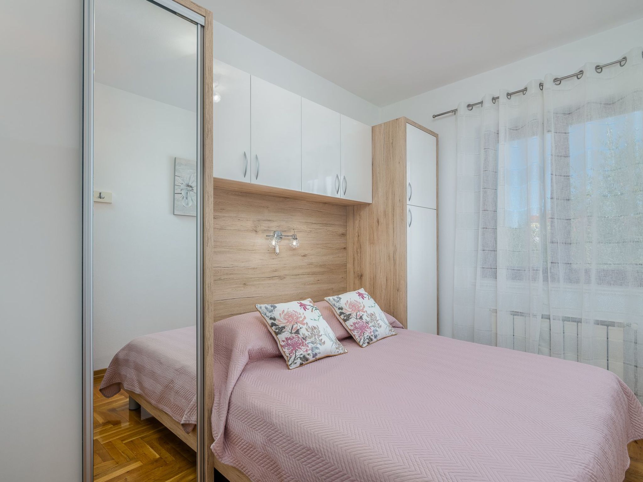 Marina Porat-Image-tags.info