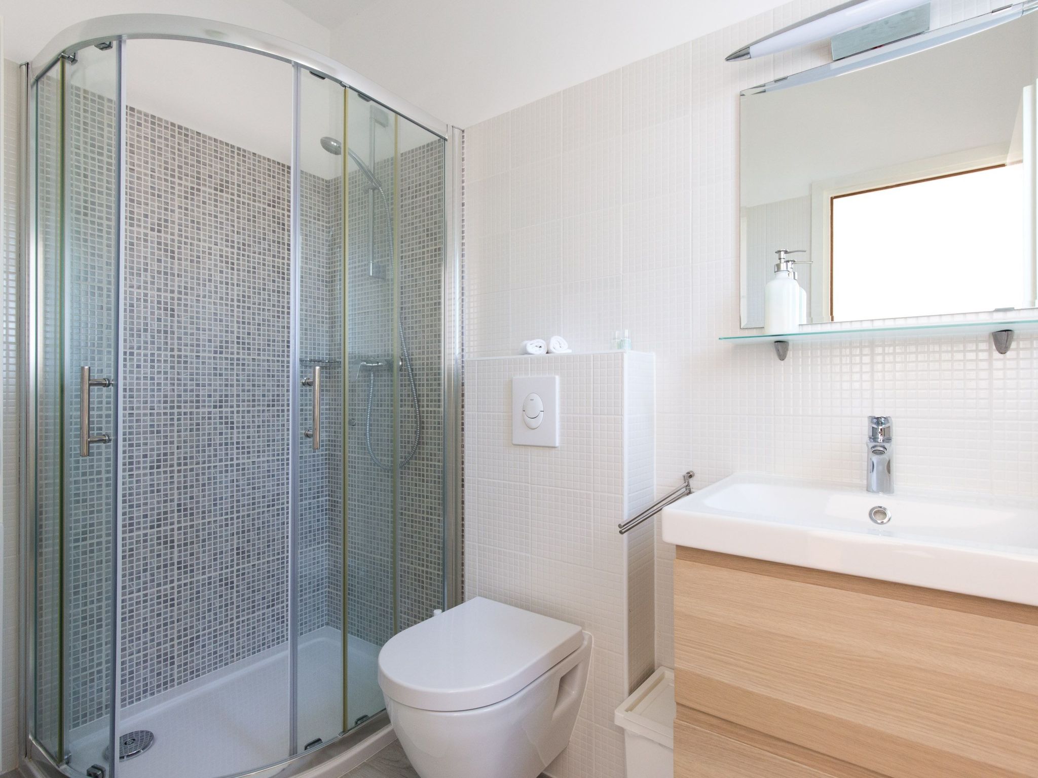 "Valica" mit privatem Pool-Image-tags.info