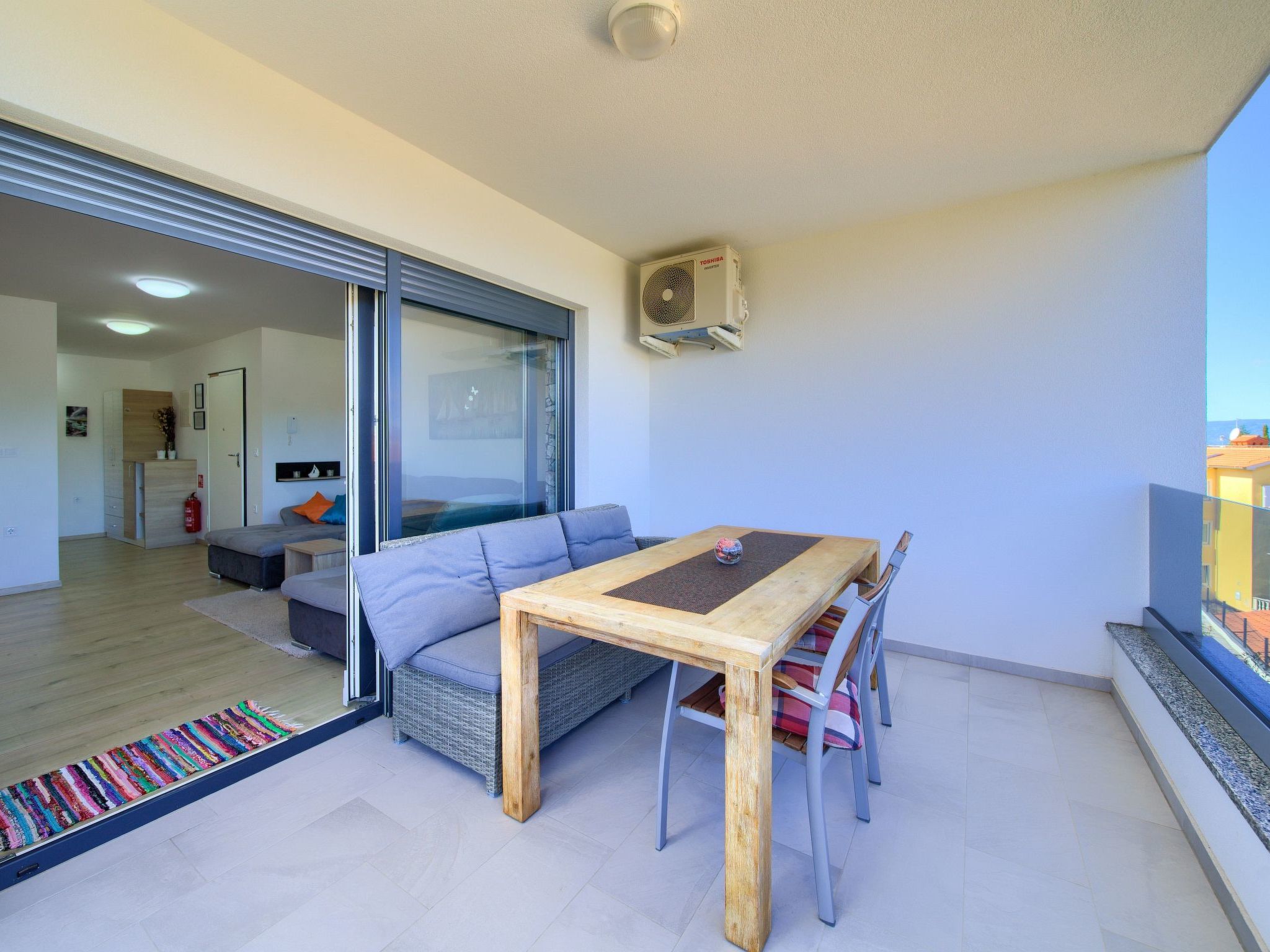 Nadica Deluxe 4-Image-tags.info