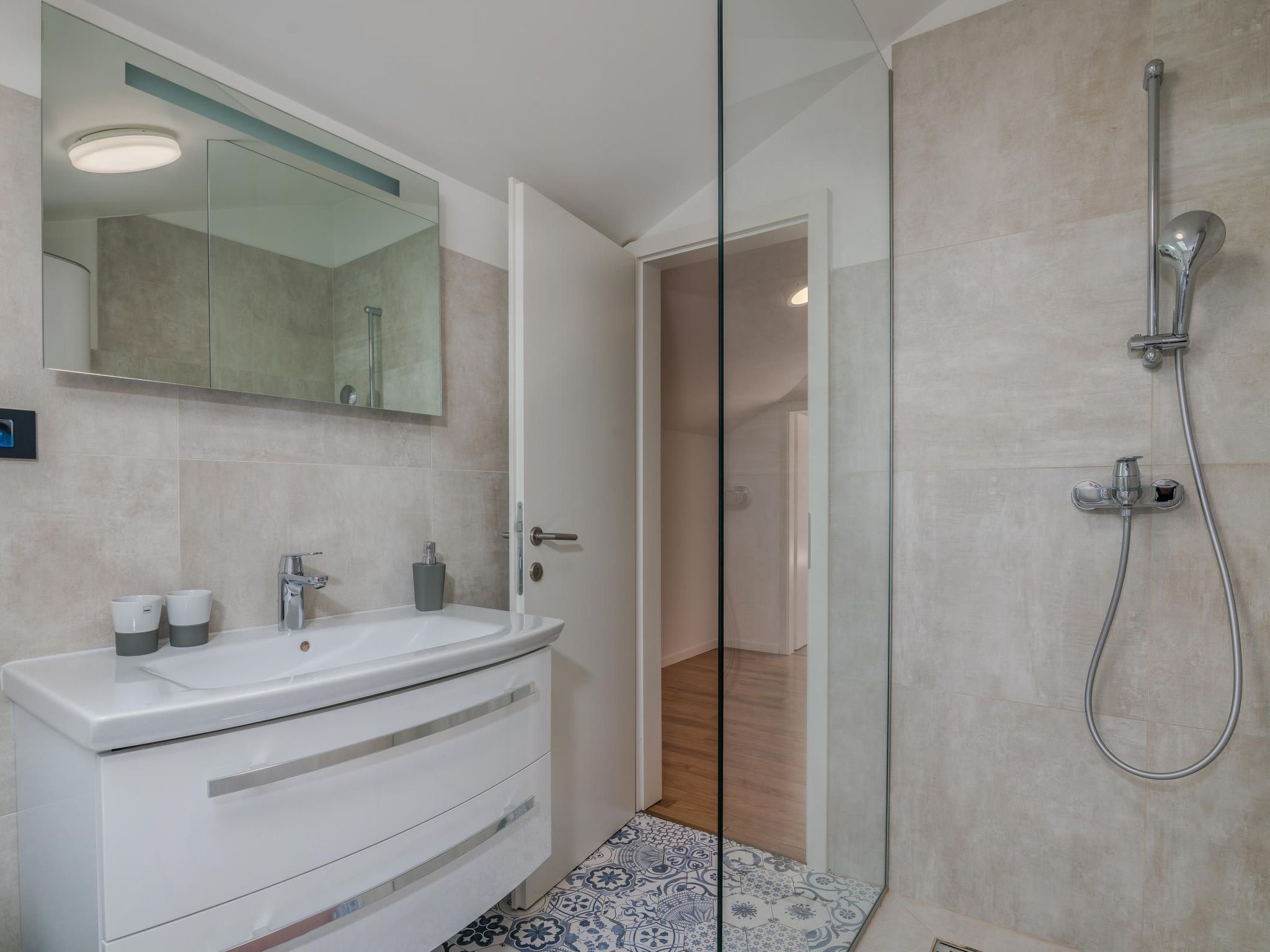 Villa Augusta-Image-tags.info